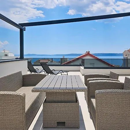 Sunny Terrace By Interhome Apartamento